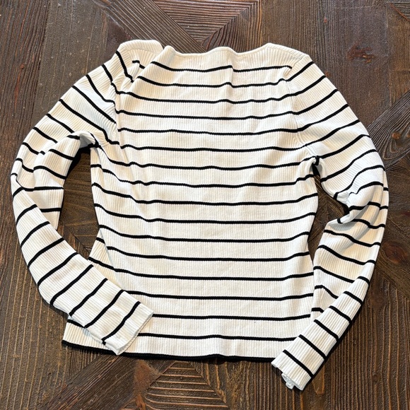 H&M Black and White Ribbed Knit Top - Picture 6 of 6